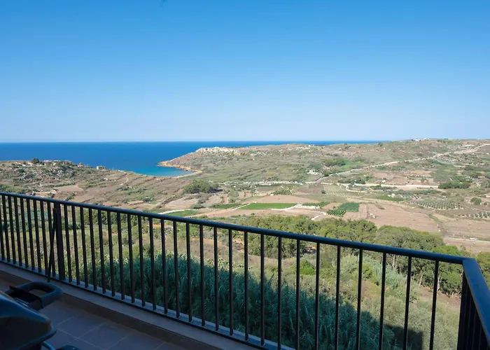 Apartment 3 Bdr With Panoramic Valley Views *